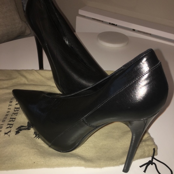 Like New Burberry Bootie Boots Size 39 - Picture 5 of 5